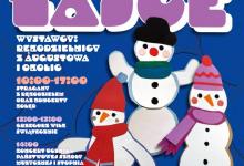 Mikołajce – świąteczny kiermasz rękodzieła Augustowskie Placówki Kultury zapraszają na Mikołajce, czyli świąteczny kiermasz rękodzieła. Przed nami impreza, która wprowadza w świąteczny nastrój i sprawia, że odliczanie dni do wigilii Bożego Narodzenia nabiera prawdziwie magicznego charakteru. W niedzielę 14 grudnia 2025 roku na Rynku Zygmunta Augusta będzie można upolować bożonarodzeniowe smakołyki i rękodzielnicze perełki od augustowskich (i nie tylko) twórców.  Tutaj, przy dźwiękach świątecznej muzyki kupi